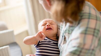 علت شیر نخوردن نوزاد چیست و چه کنیم؟